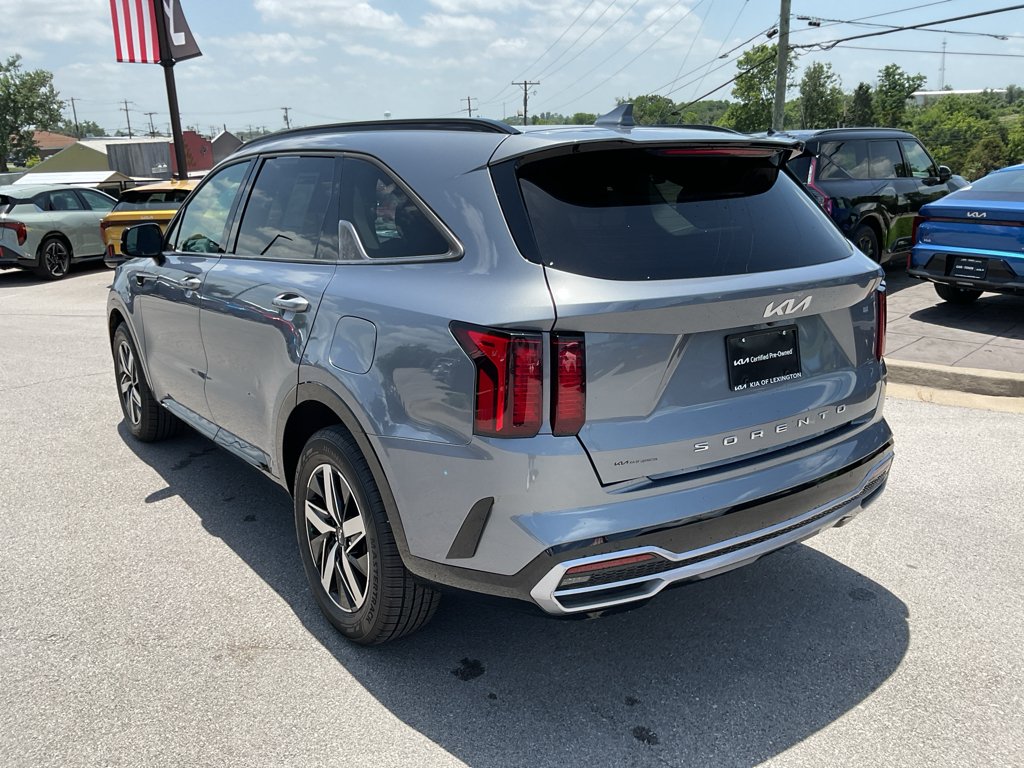 Certified Used 2022 Everlasting Silver Kia S image 8