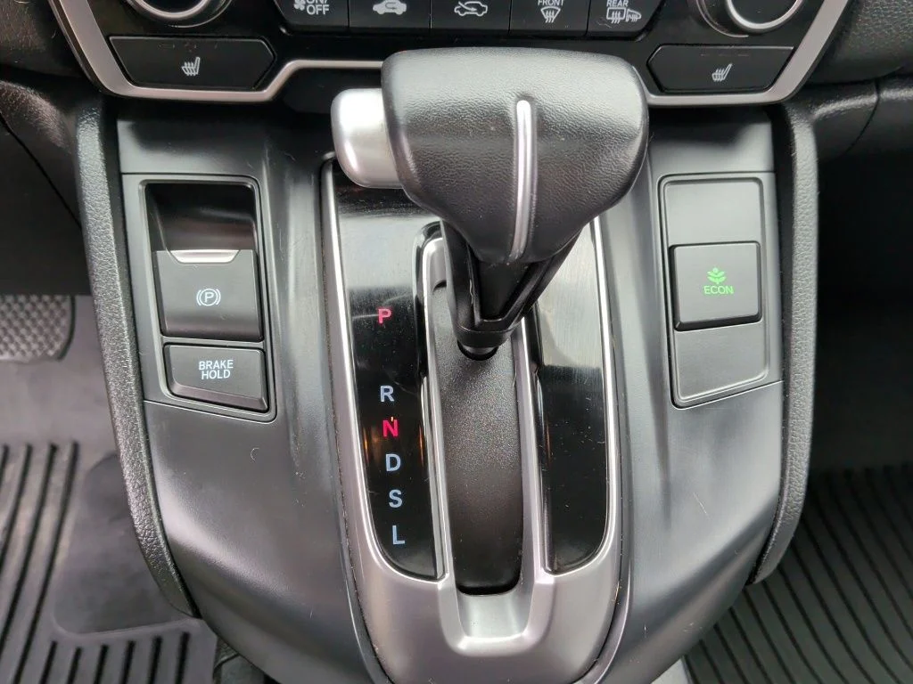 Used 2018 Lunar Silver Metallic Honda Touring image 26