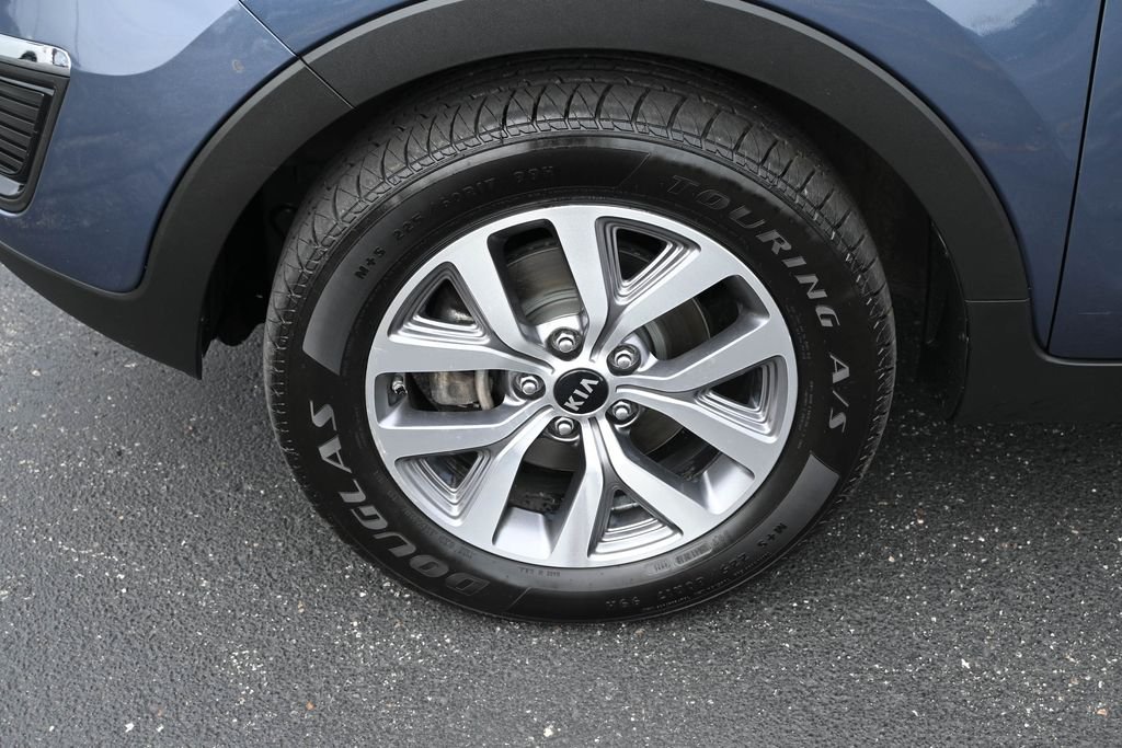 Used 2016 Twilight Blue Kia LX image 13
