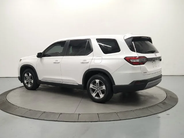 Used 2025 White Honda EX-L image 6