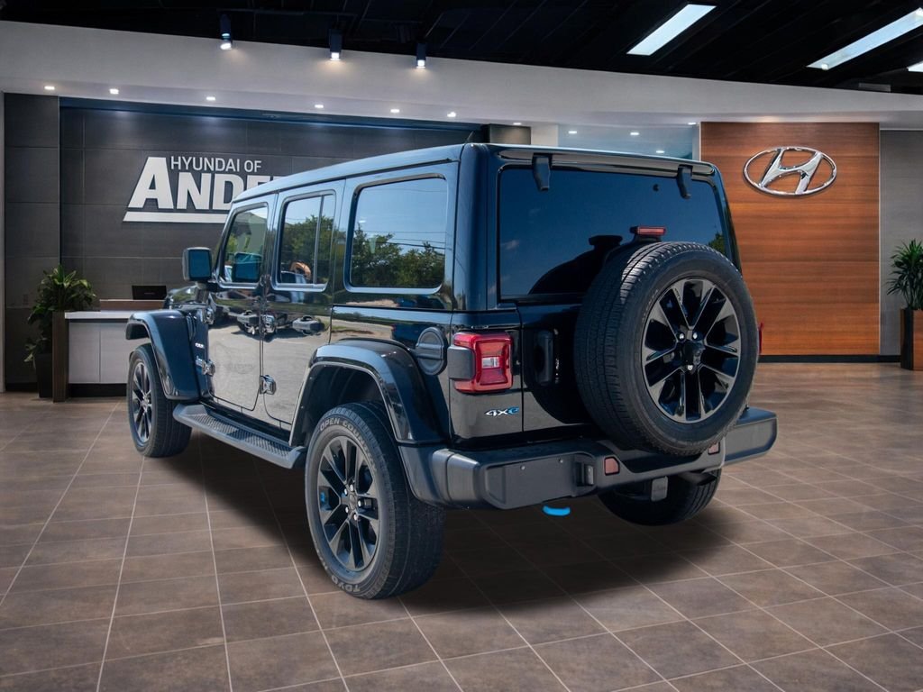 2022 Jeep Wrangler Unlimited Sahara 4XE - Photo 11