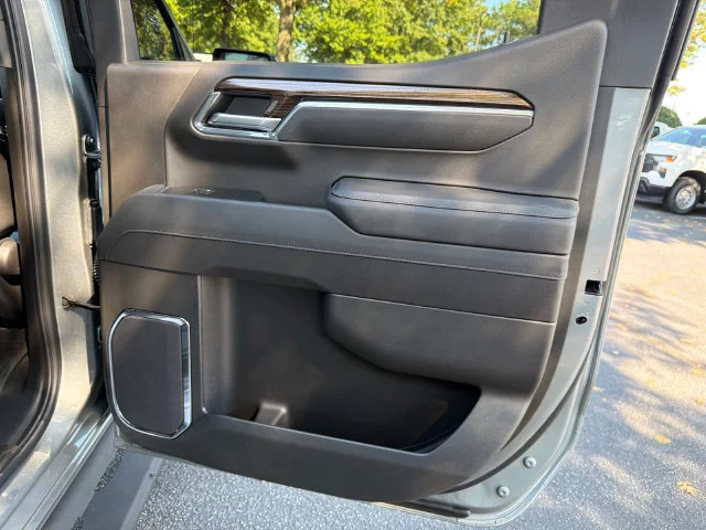 Used 2026 Sterling Gray Metallic Chevrolet LT Trail Boss image 16
