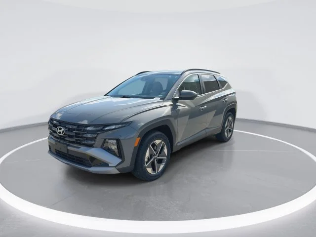 Used 2025 Gray Hyundai SEL image 4
