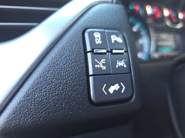 Used 2018 Beige Chevrolet Premier image 21