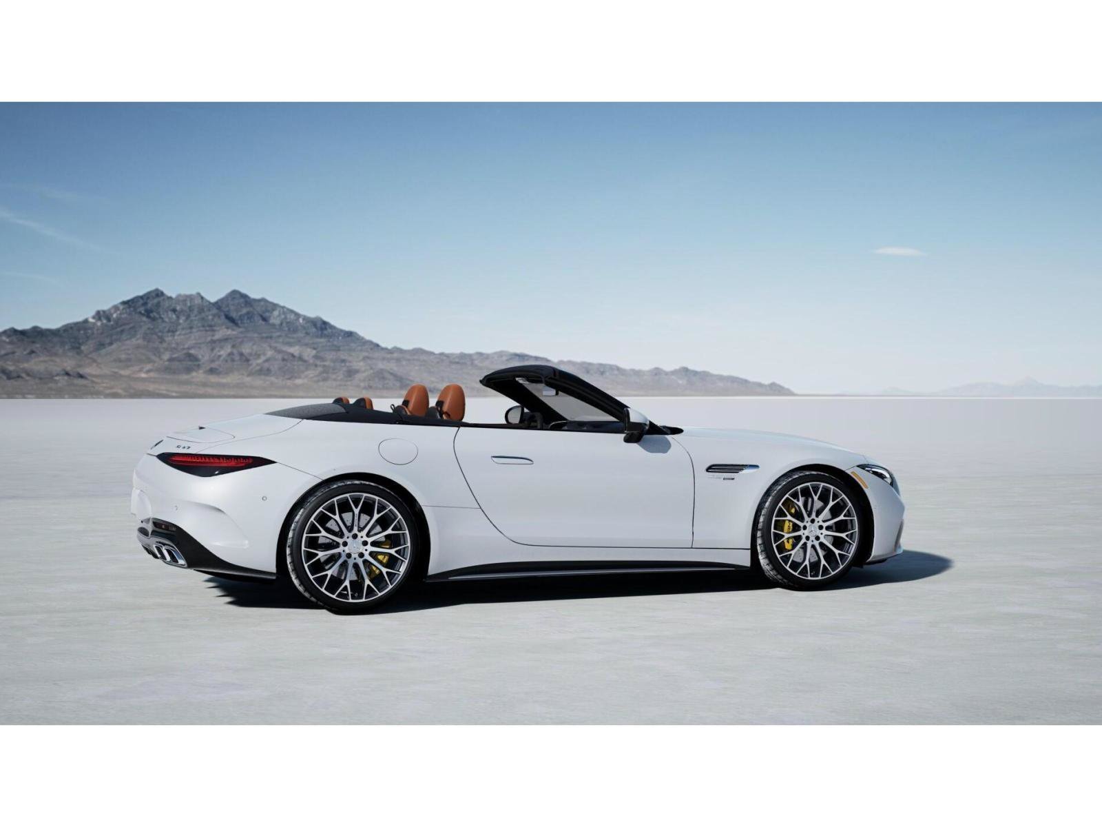 New 2026 MANUFAKTUR Moonlight White Metallic Mercedes-Benz SL 63 AMG® image 18