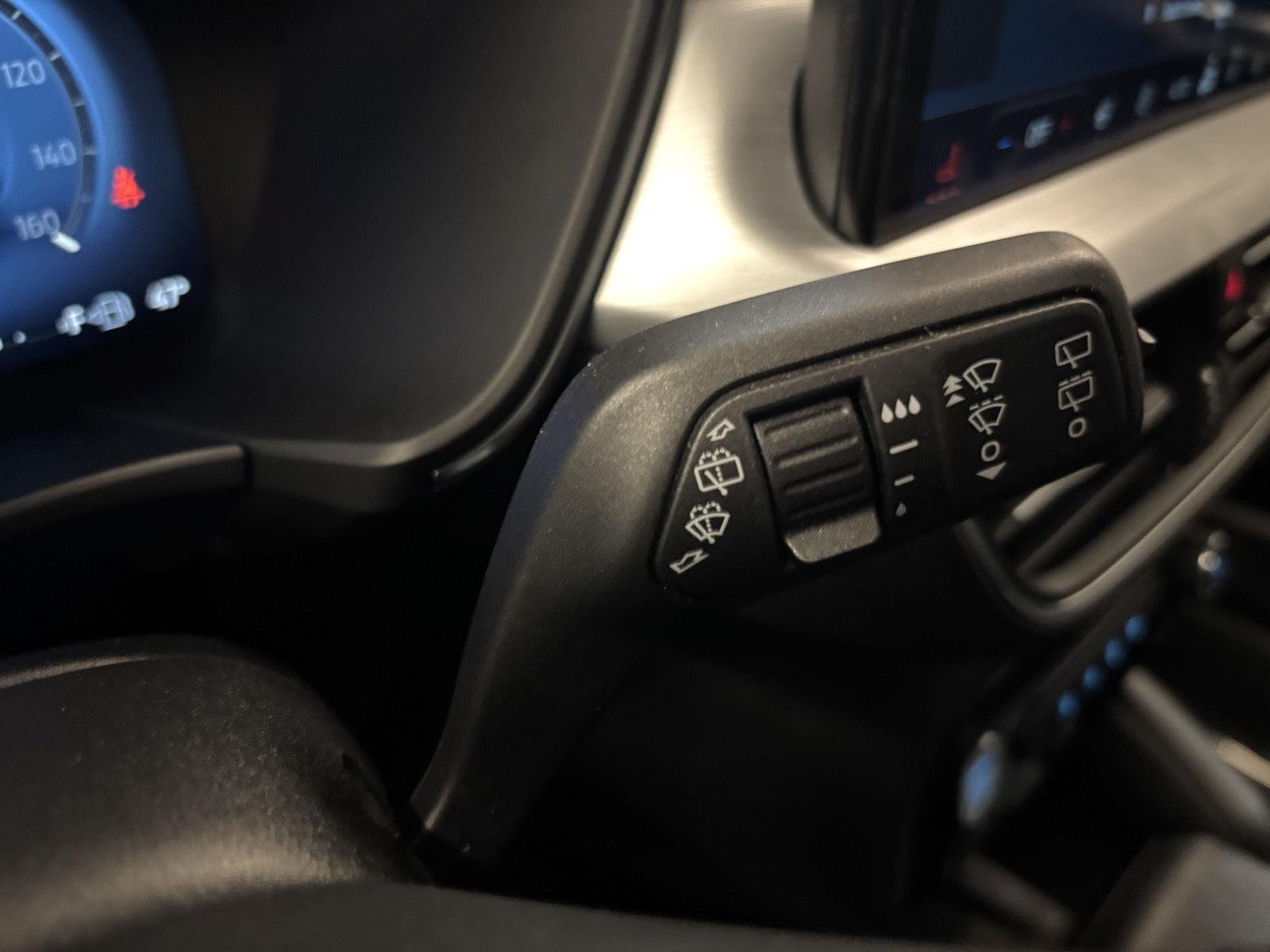 Used 2025 Carbonized Gray Metallic Ford Platinum image 15