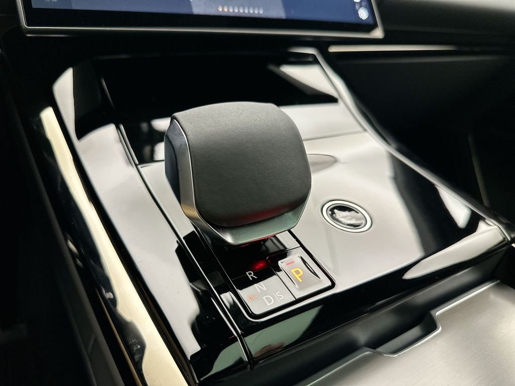New 2027 Carpathian Grey Land Rover Dynamic SE image 12