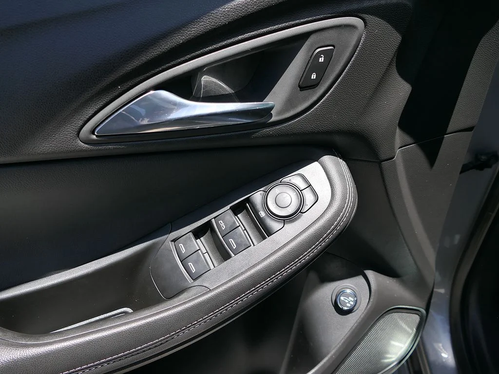Used 2023 Gray Buick Select image 15