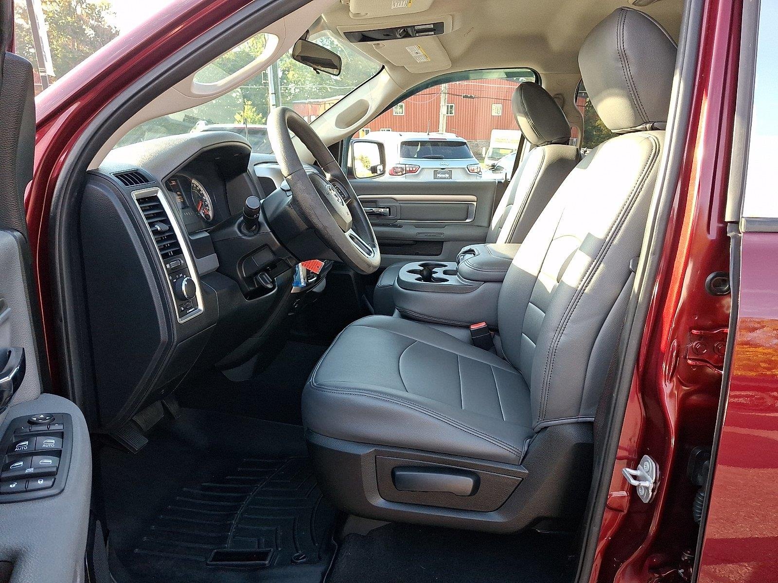 Used 2017 Delmonico Red Pearlcoat Ram SLT image 13