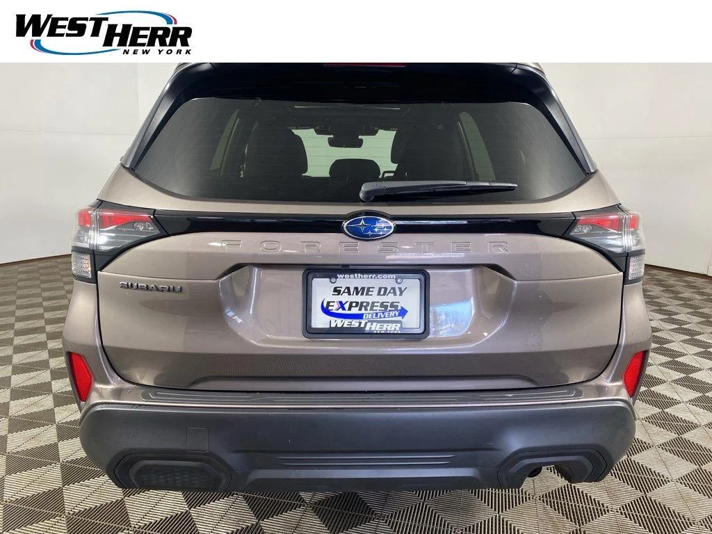 Used 2025 Brilliant Bronze Metallic Subaru Premium image 18