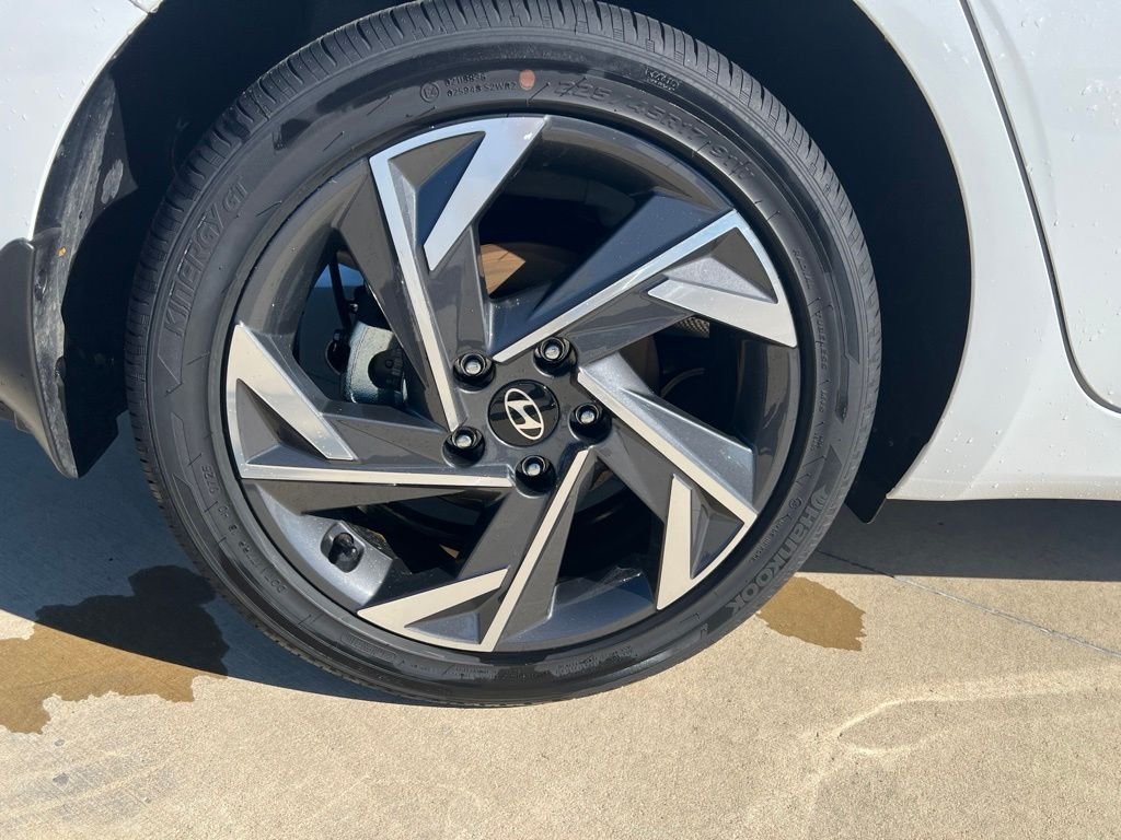 2025 Hyundai Elantra Blue - Photo 31
