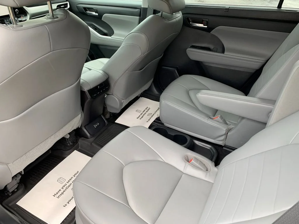 Used 2023 Silver Toyota XLE image 14