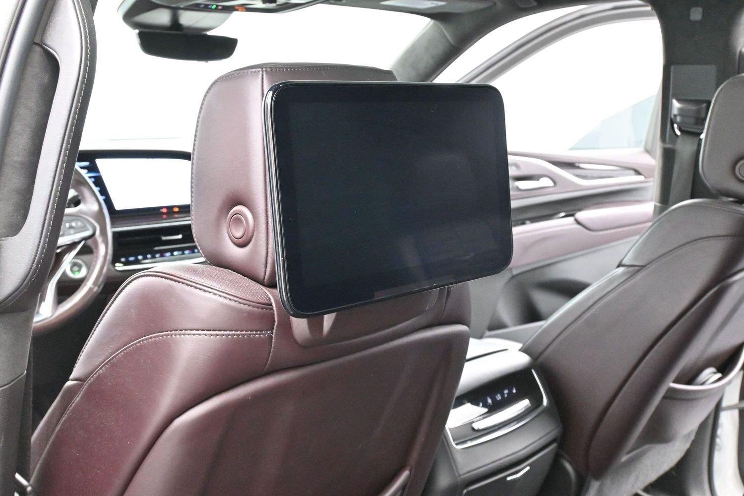 Used 2021 Crystal White Tricoat Cadillac Sport Platinum image 35