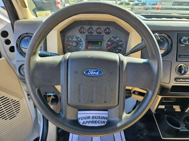 Used 2008 White Ford  image 30