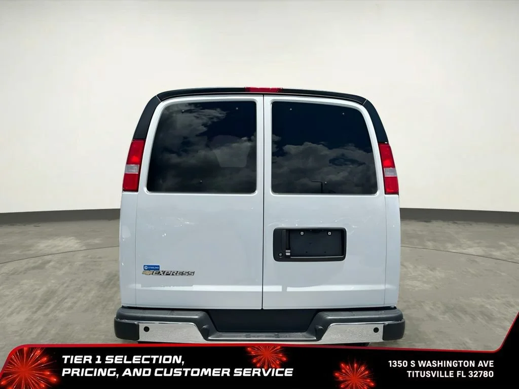 Used 2025 Summit White Chevrolet 1LT image 8