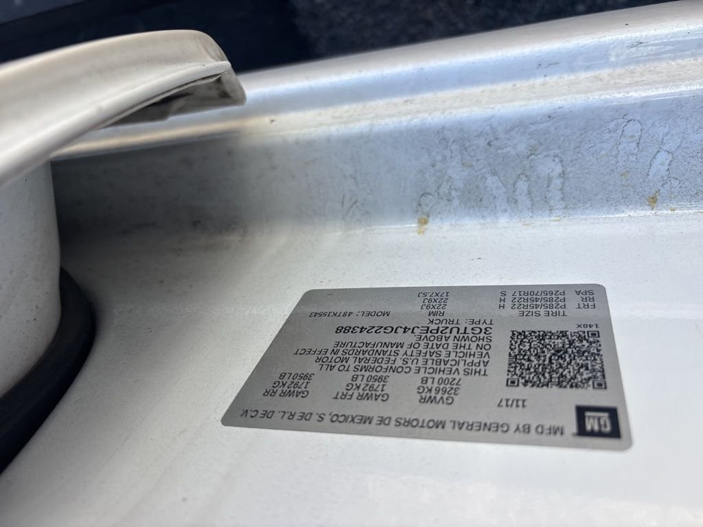 Used 2018 White GMC Denali image 4