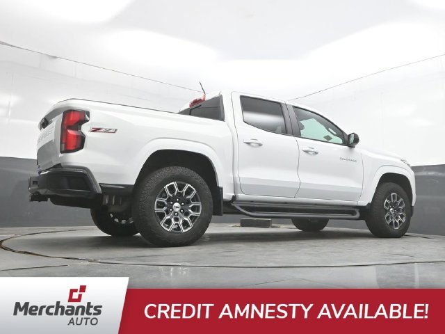 Used 2025 White Chevrolet Z71 image 39