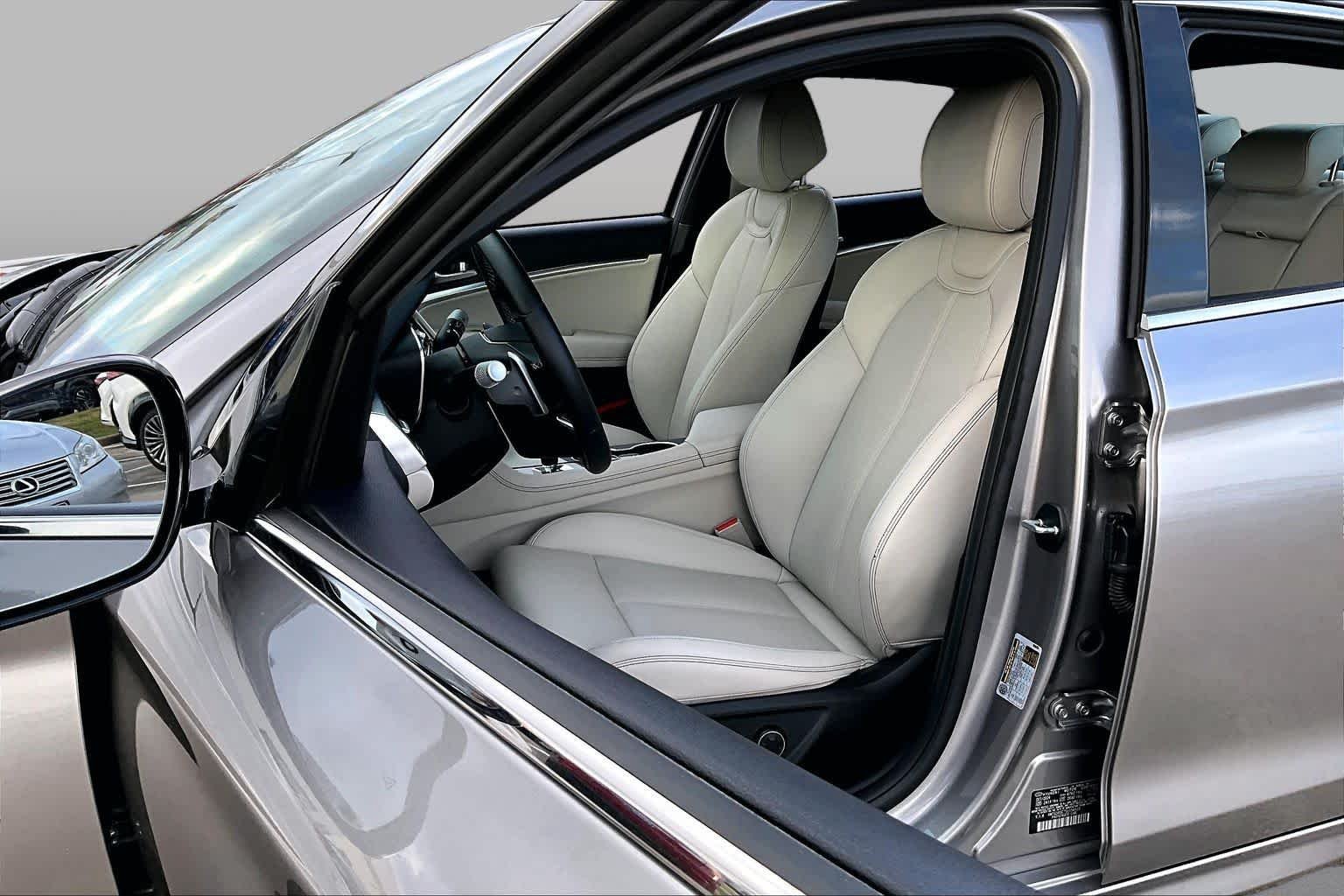 Used 2025 Savile Silver Genesis 2.5T image 16
