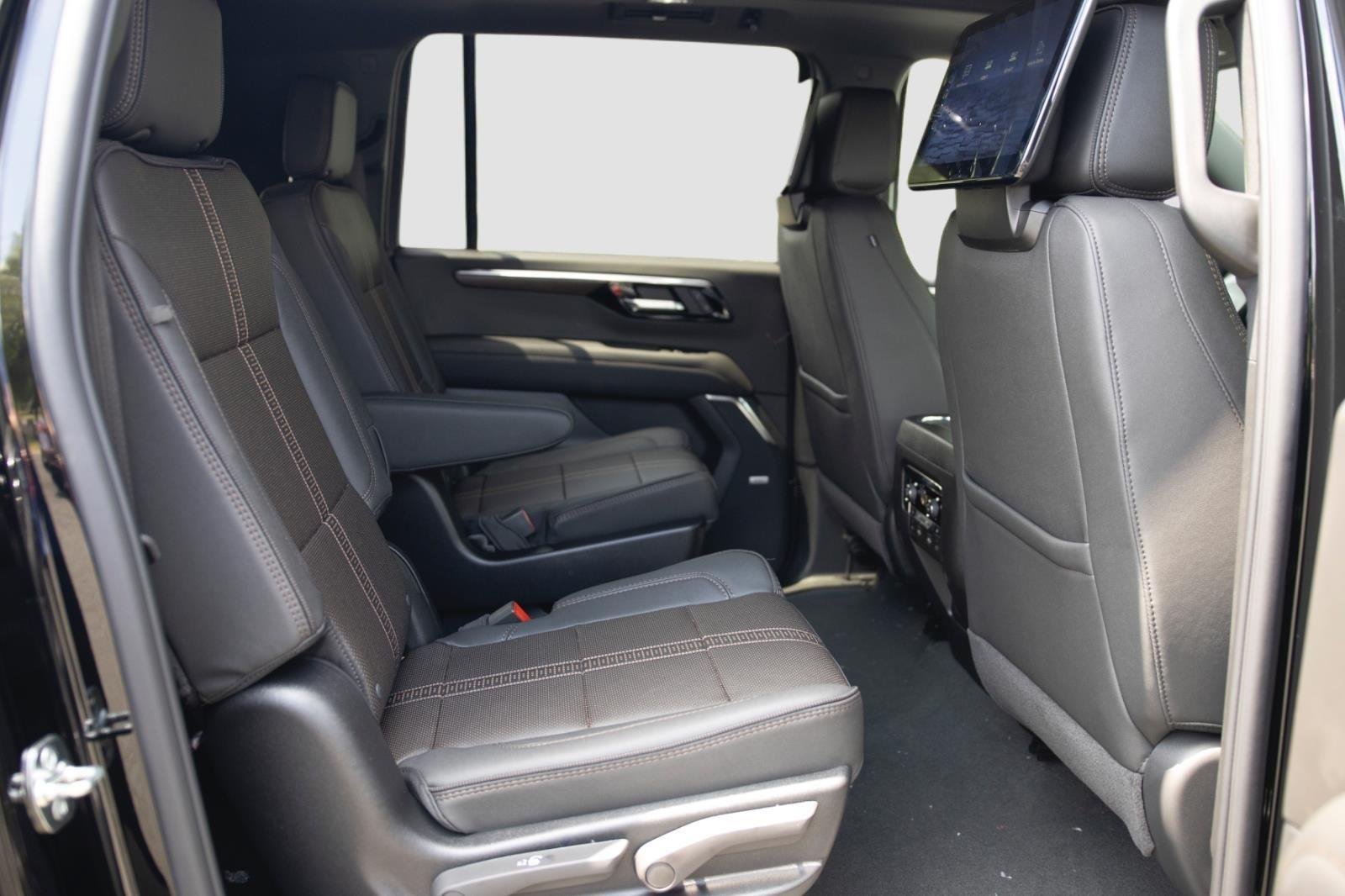 2026 Chevrolet Suburban High Country - Photo 24