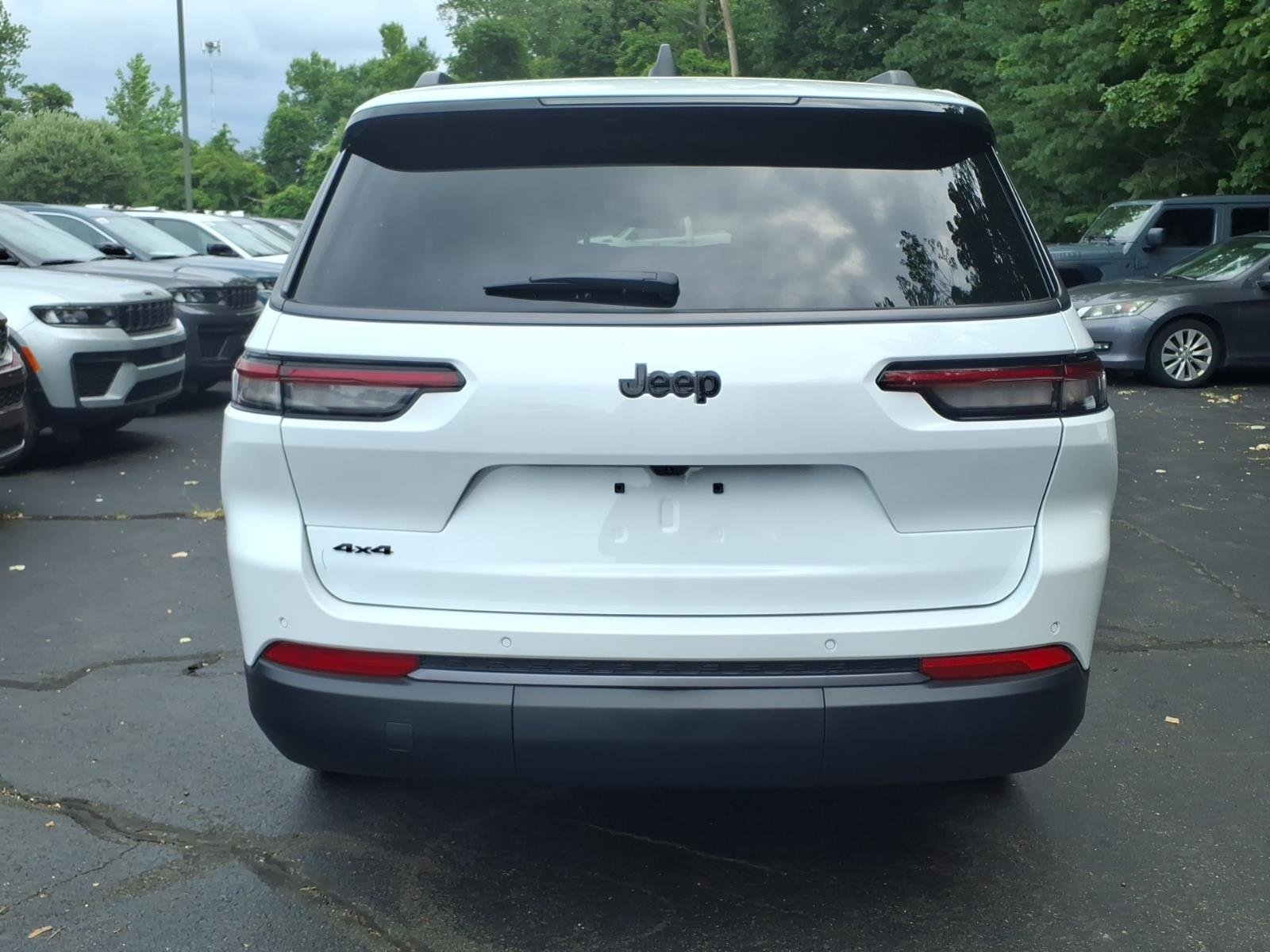 New 2026 Bright White Clearcoat Jeep Altitude image 5