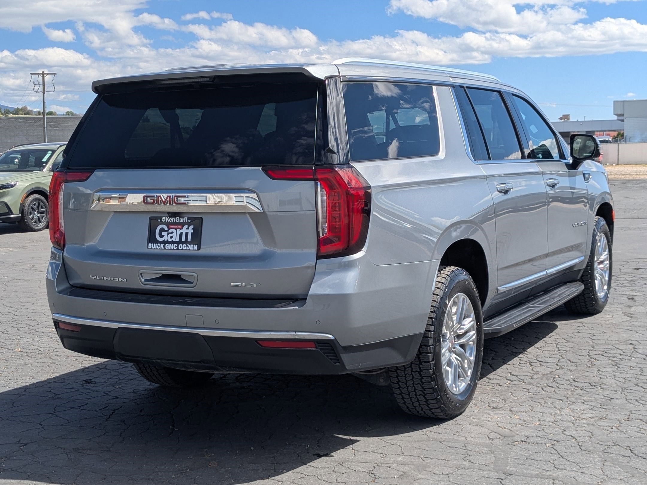 Used 2023 Sterling Metallic GMC SLT image 3