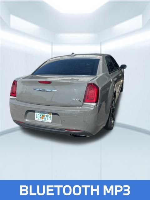 Used 2017 White Chrysler S image 2