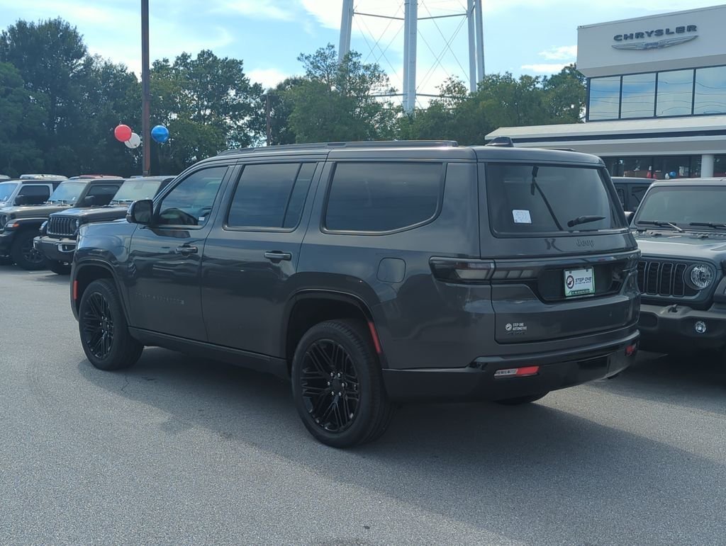 New 2026 Baltic-Gray Metallic Clear-Coat Exterior Paint Jeep Limited Reserve image 5