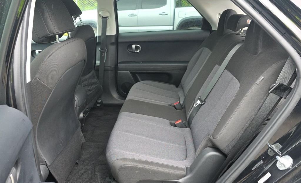 Used 2024 Black Hyundai SEL image 7