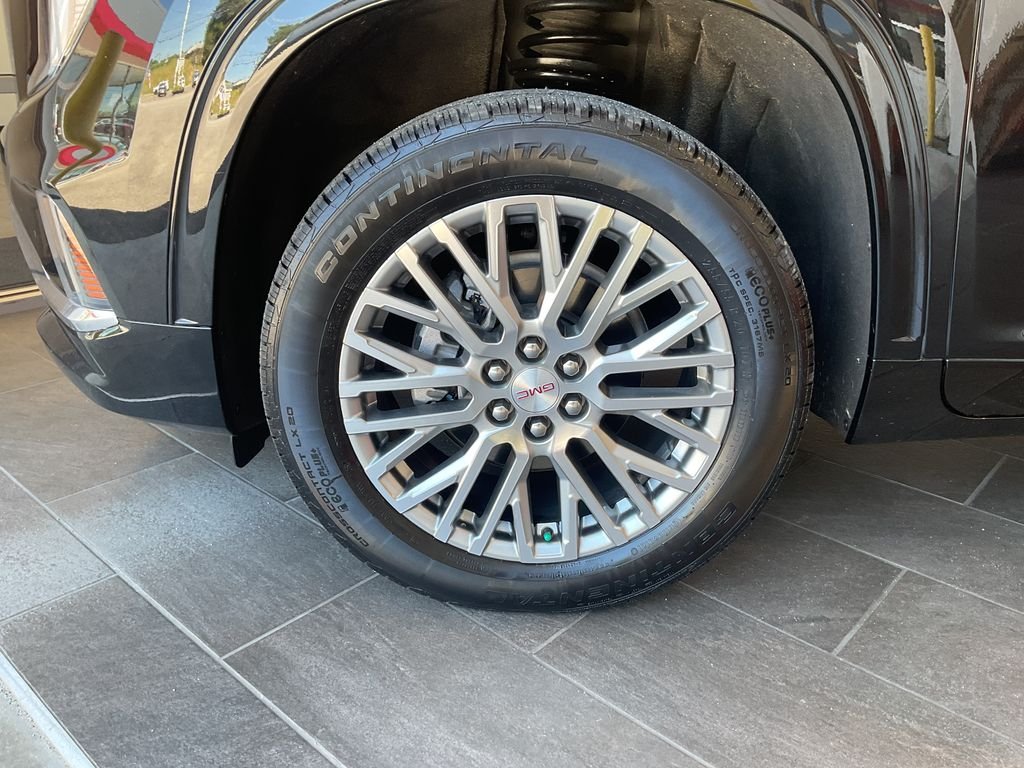 Used 2025 Black GMC Denali image 4