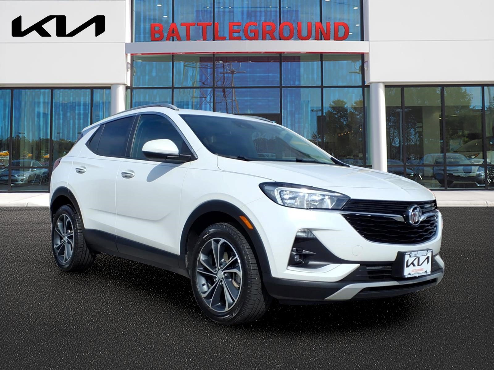 Used 2021 White Frost Tricoat Buick Select image 1