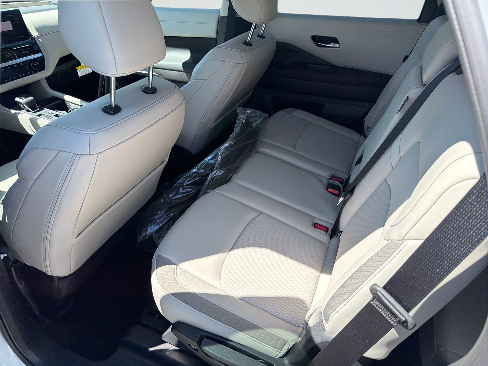 New 2026 White Nissan SL image 20