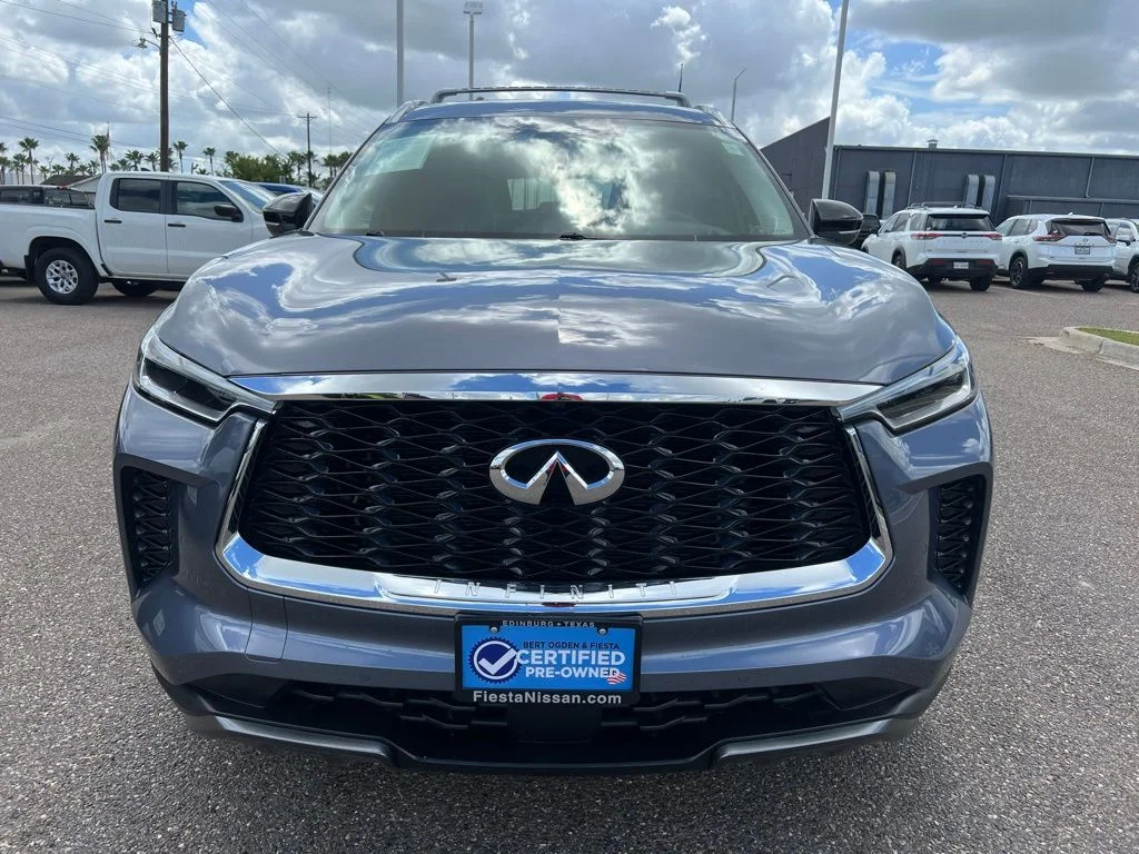 Used 2023 Blue INFINITI Sensory image 2