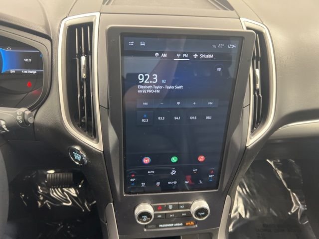 Used 2022 Agate Black Metallic Ford SEL image 17