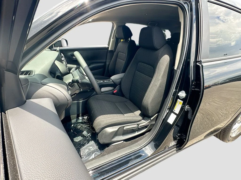 Used 2025  Honda LX image 19