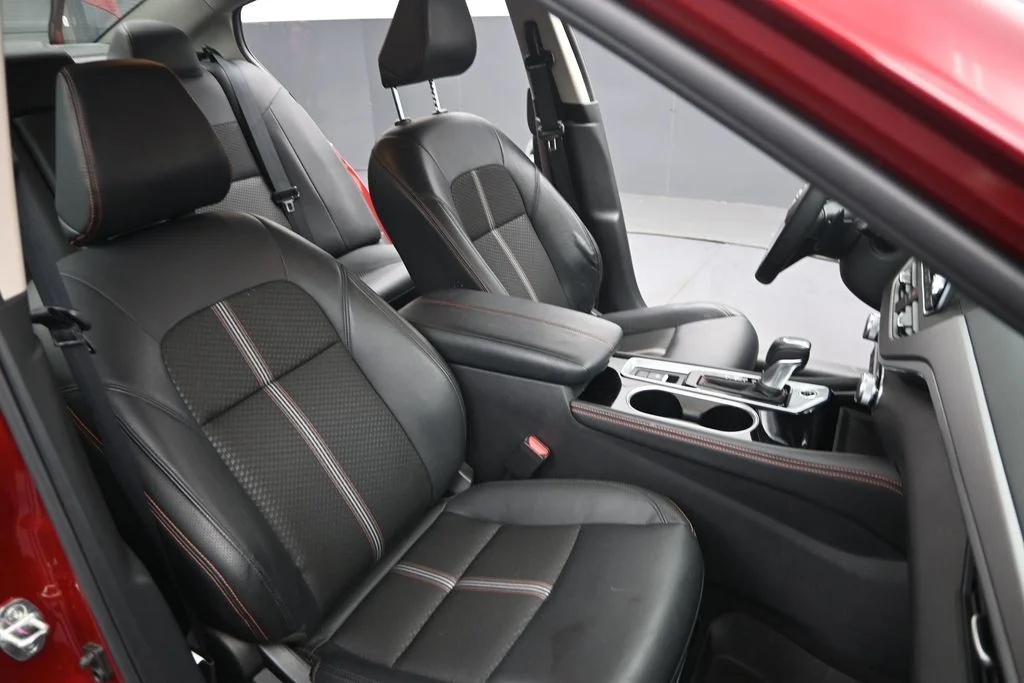 Used 2025 Red Nissan 2.5 SR image 30