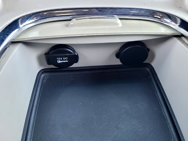 Used 2017 Silver Dodge SXT image 17