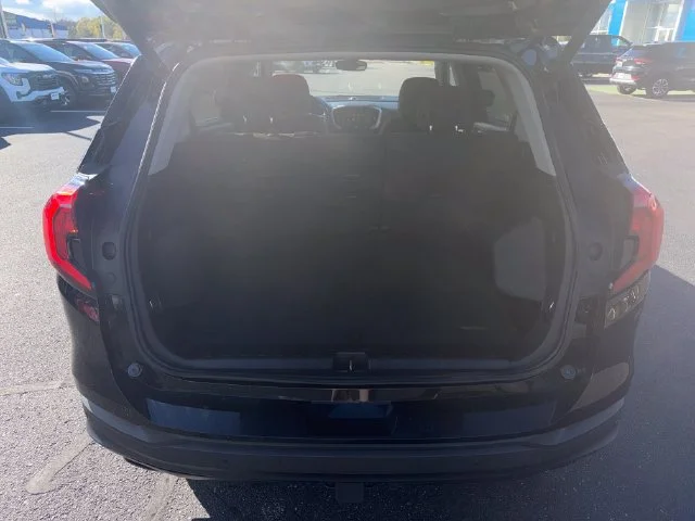 Used 2018 Black GMC SLE image 28