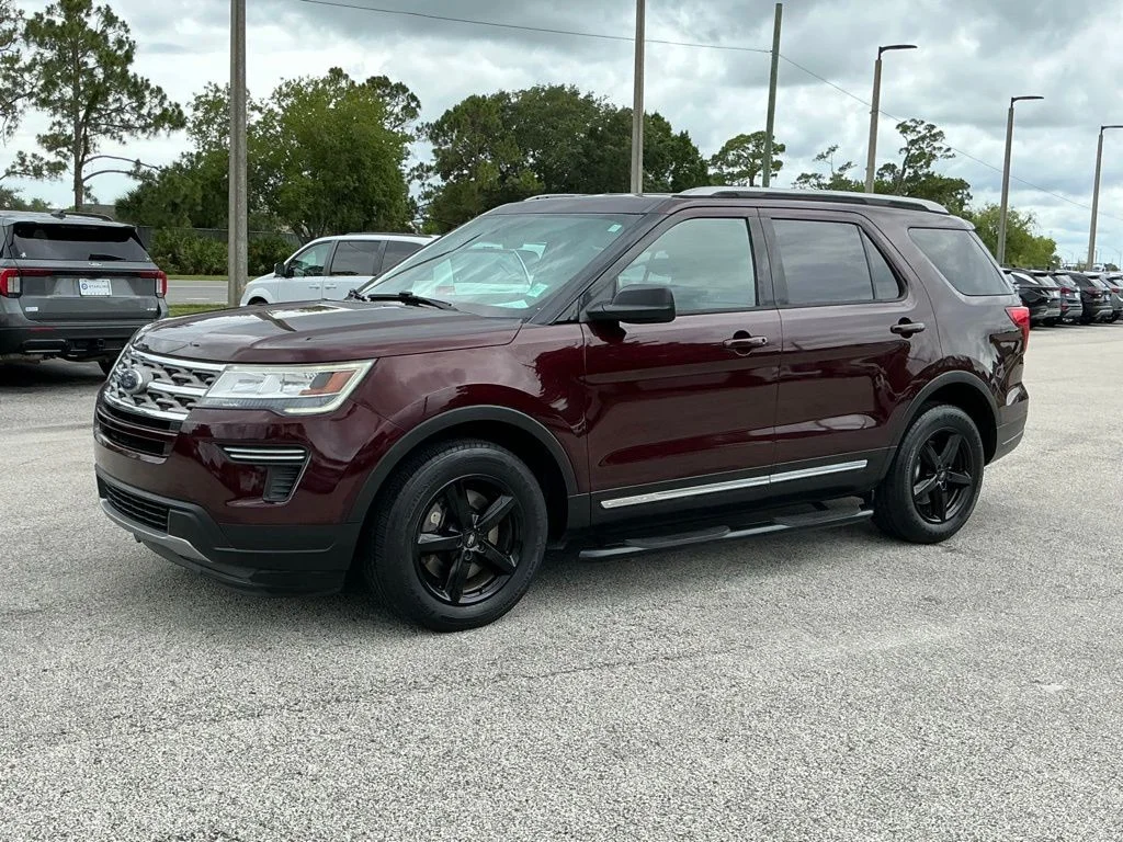 Used 2018 Red Ford XLT image 2