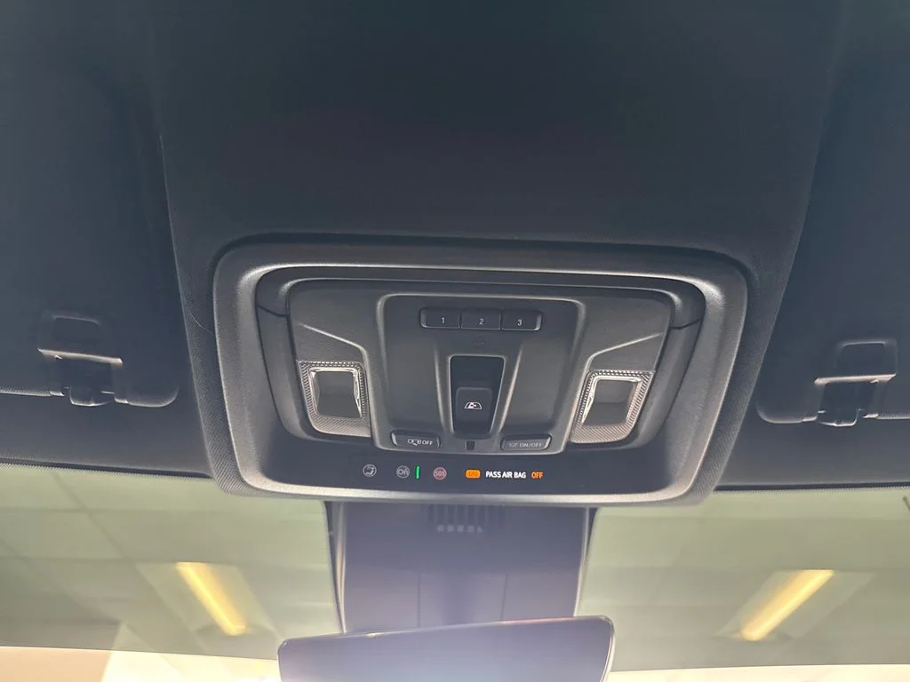 Used 2026 White GMC AT4 image 17