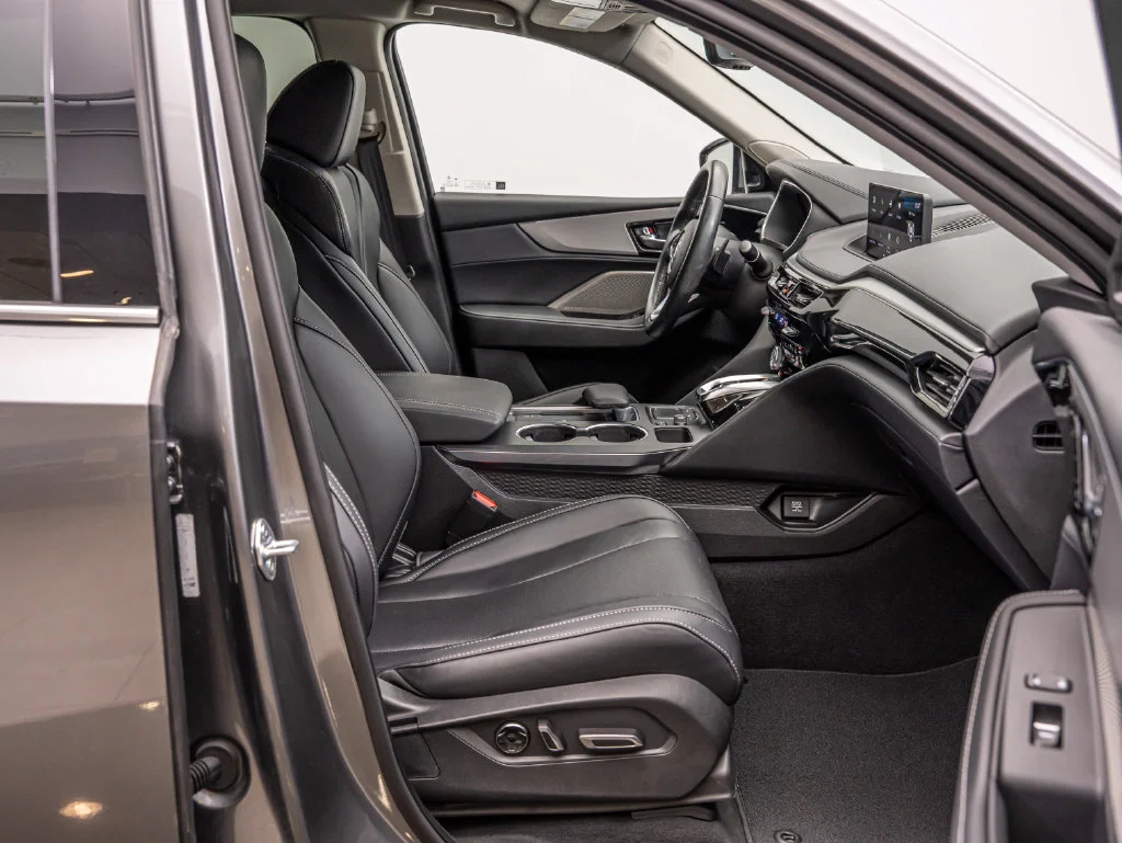 Used 2024 Liquid Carbon Metallic Acura Technology image 27