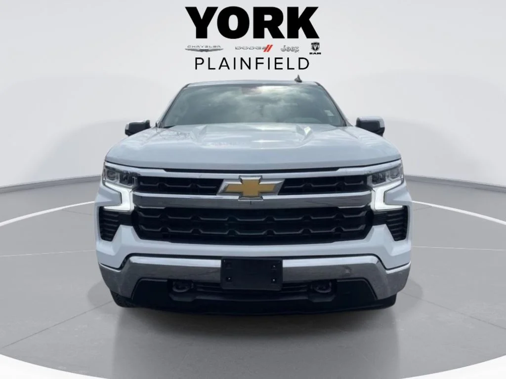 Used 2023 White Chevrolet LT image 8