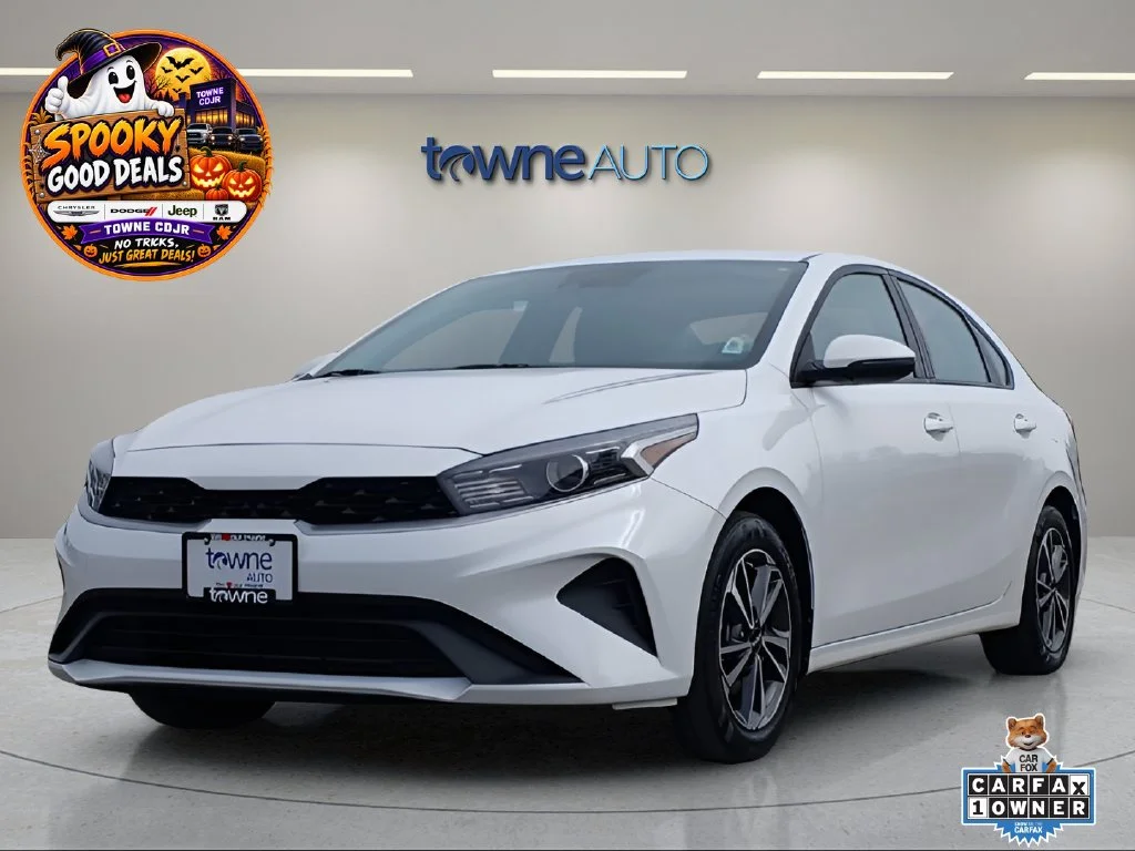 Used 2023 White Kia LXS image 1