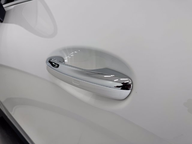 Certified Used 2026 Polar White Mercedes-Benz GLC 300 image 36