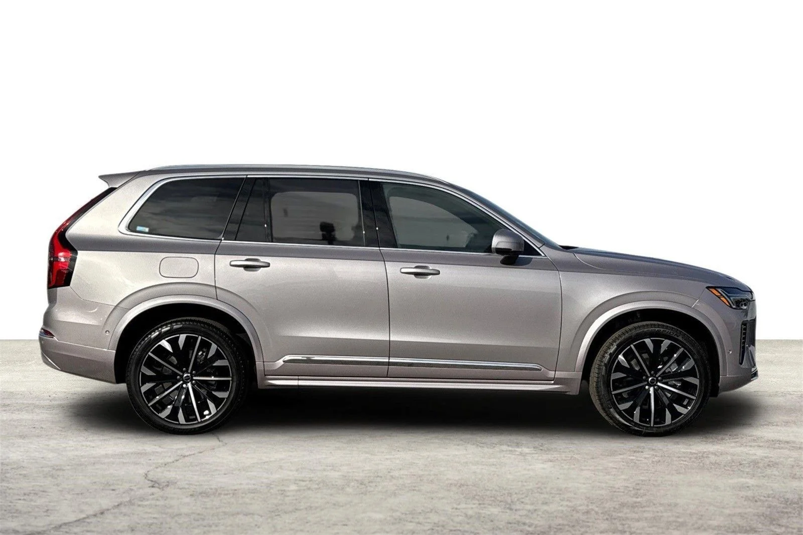 2026 Volvo XC90 Plus - Photo 10