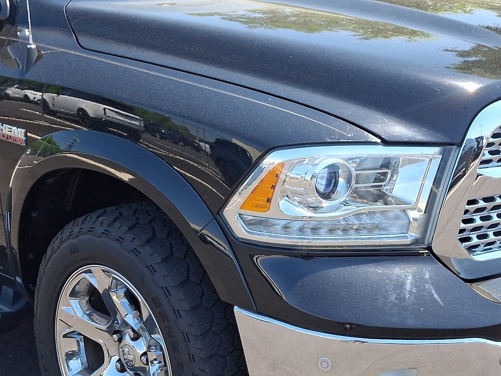 Used 2015 Black Clearcoat Ram Laramie image 13