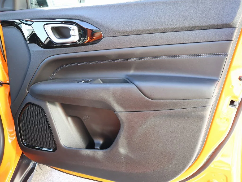New 2026 Joose Exterior Paint Jeep Latitude image 8