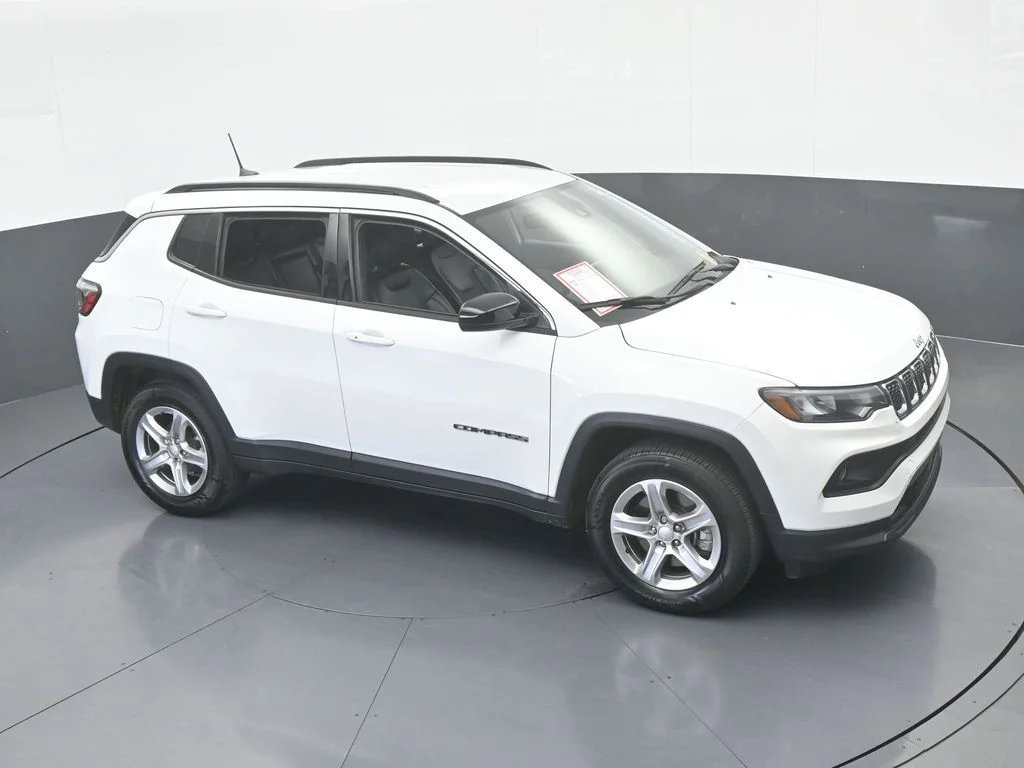 Used 2023 Bright White Clearcoat Jeep Latitude image 49