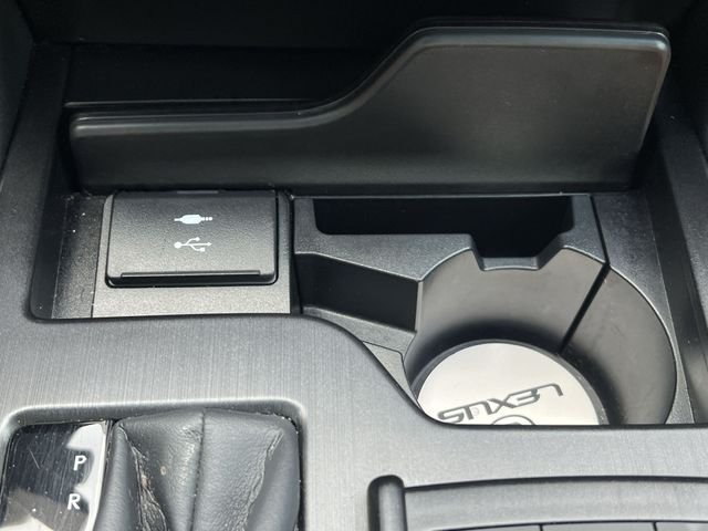 Used 2022 White Lexus 350 image 24