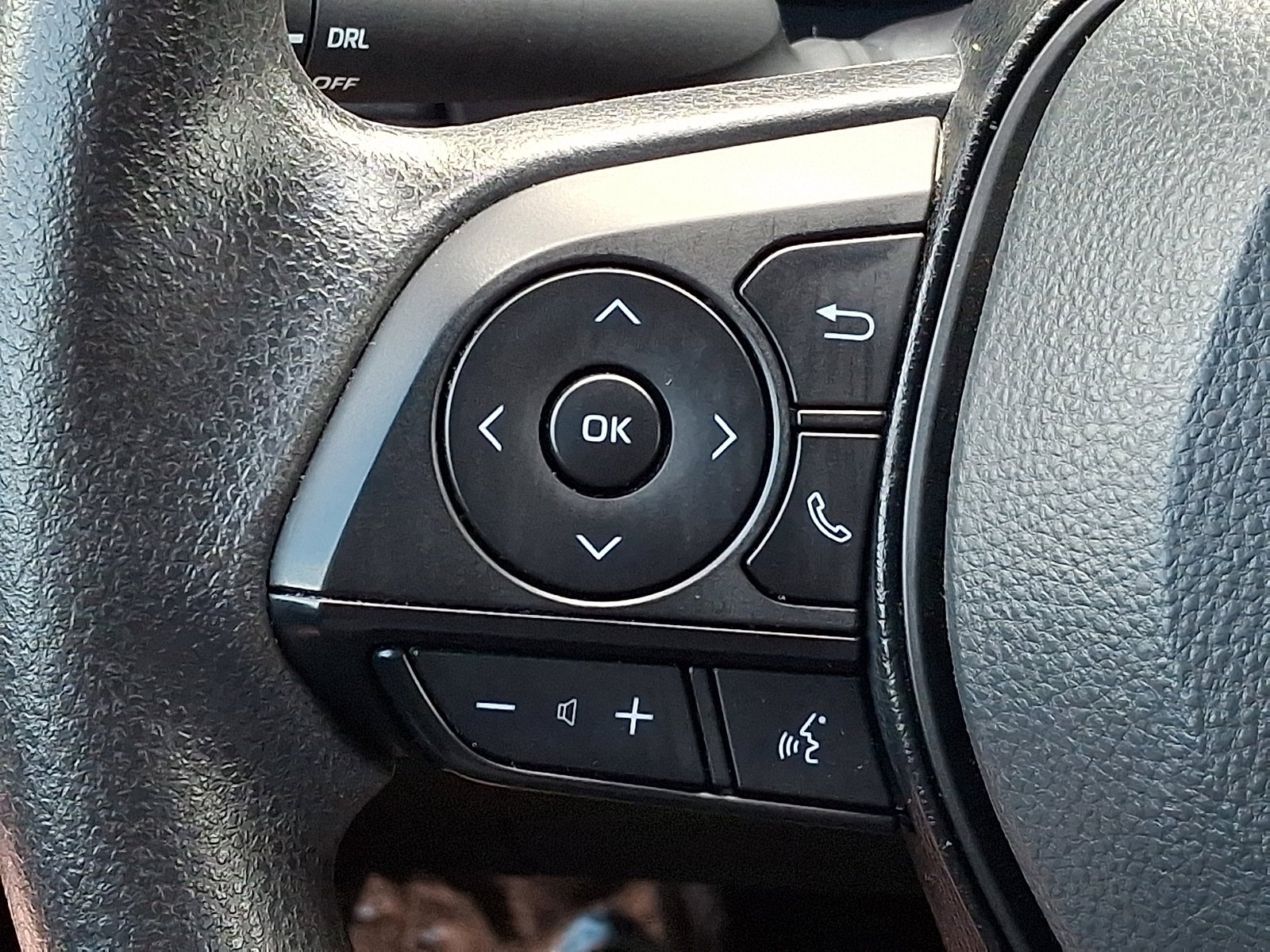 Used 2025 Ice Cap Toyota Hybrid LE image 19