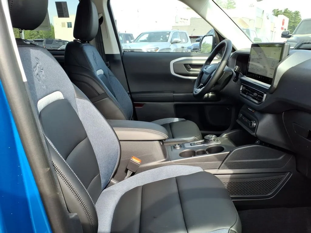 New 2026 Velocity Blue Metallic Ford Outer Banks image 7